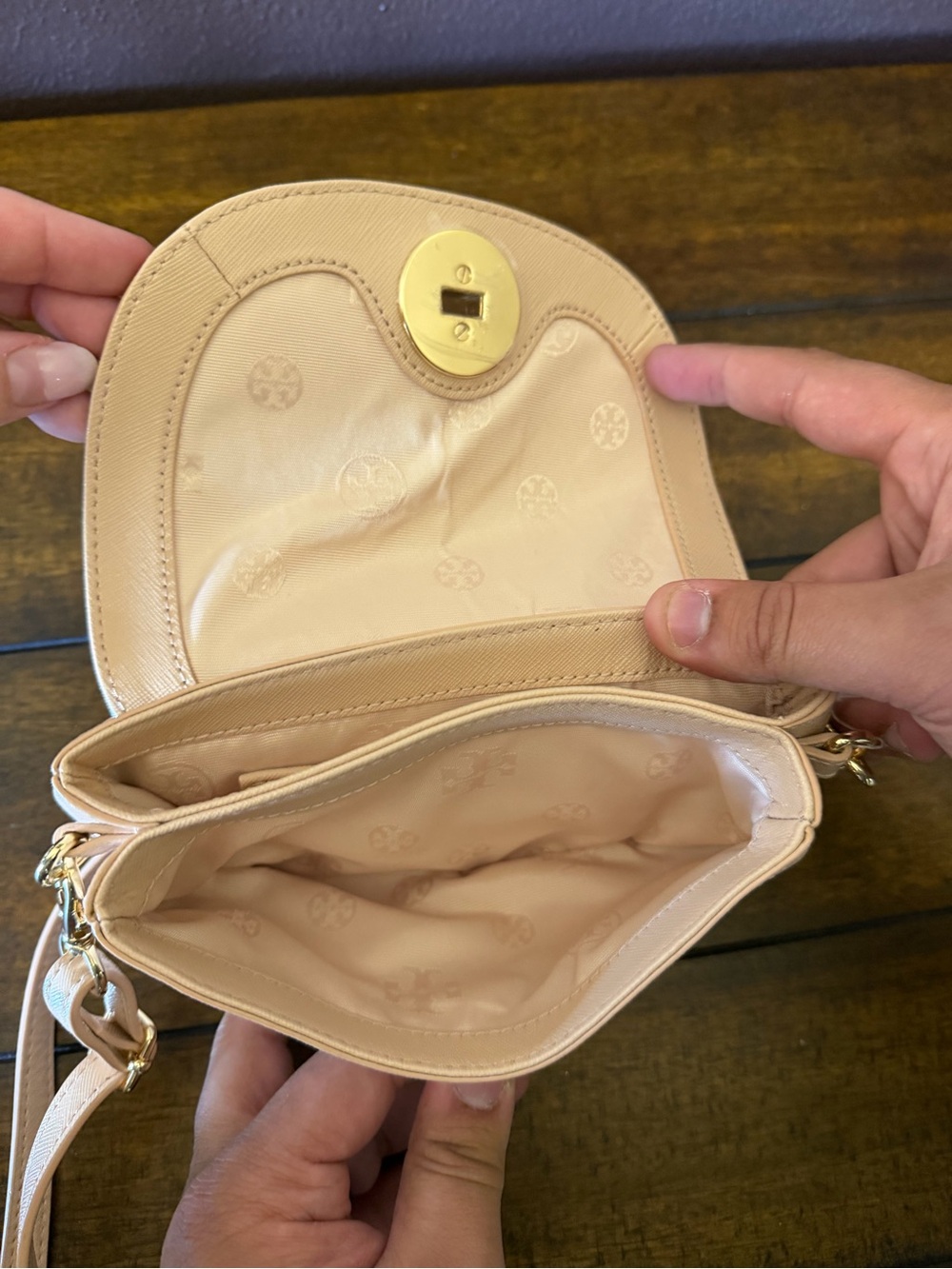 Tory Burch Small Robinson Crossbody - Picture 6 of 8